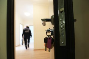 Выселение со снятием с регистрационного учета